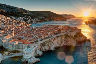 What to do if your Dubrovnik car rental vehicle breaks down: 5 most important steps